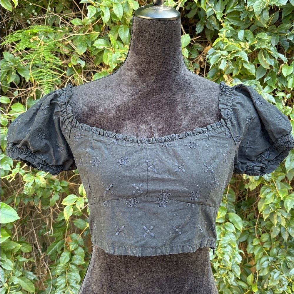 Gap Eyelet Crop Top Black Top Size Medium Y2K Inspired Whimsigoth Small Babydoll - Picture 3 of 7